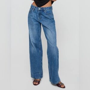 Princess Polly Serenitia Mid Rise Relaxed Jeans Mid Blue Wash Petite